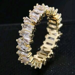 Elegant Gold Women's Ring